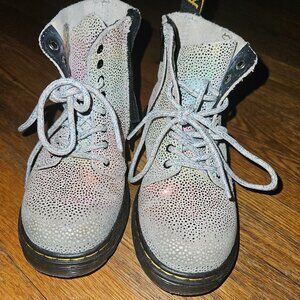 Dr. Martens AW004